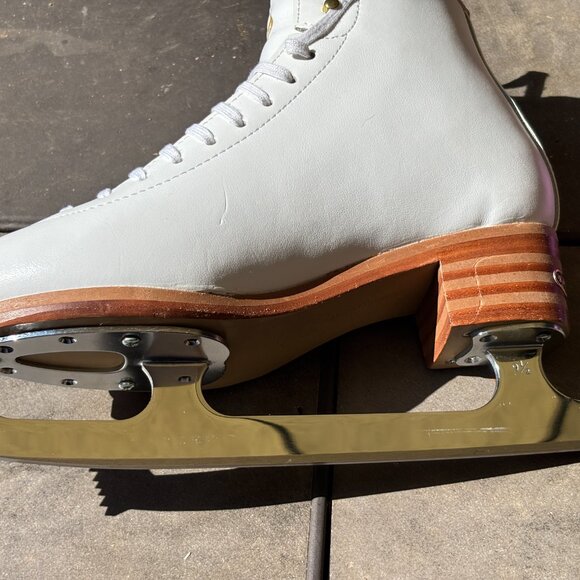 Jackson Freestyle Women’s Ice Skates (FS2190) with Aspire blades Size 6  C - Picture 13 of 16